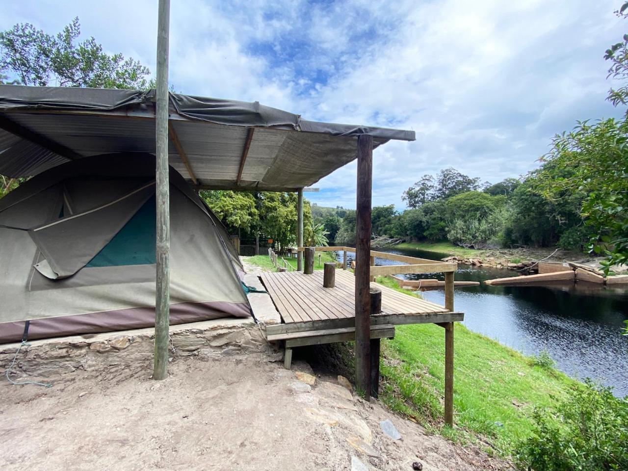 The Riverdeck Accommodation And Backpackers Knysna Kültér fotó