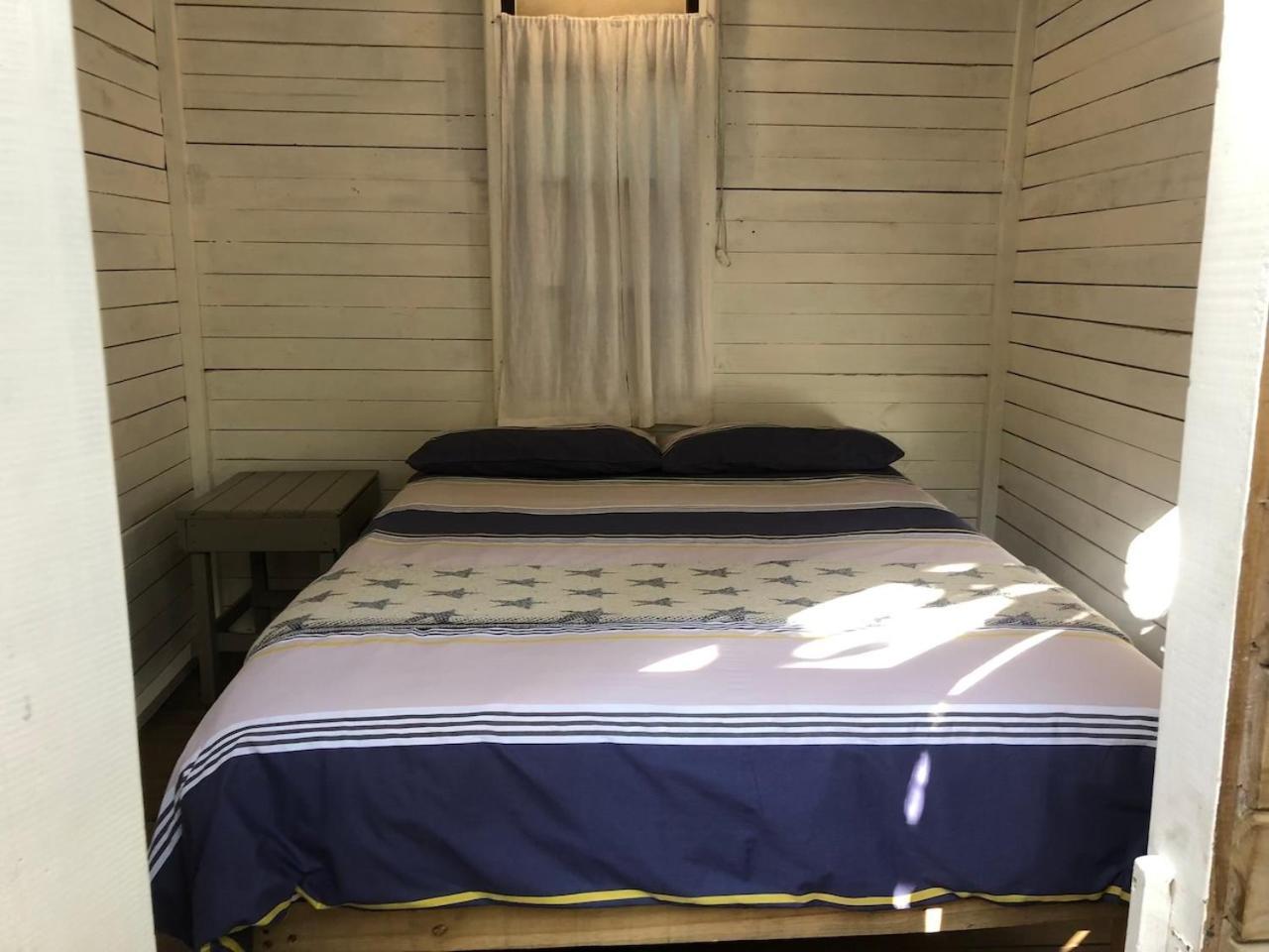 The Riverdeck Accommodation And Backpackers Knysna Szoba fotó