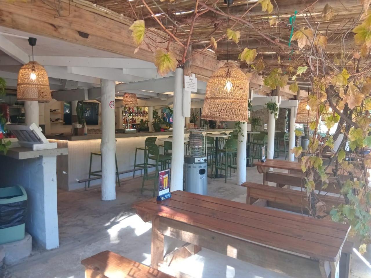 The Riverdeck Accommodation And Backpackers Knysna Kültér fotó